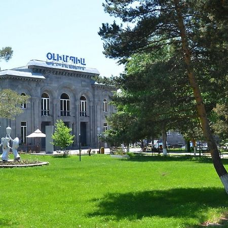 Jermuk Olympia Sanatorium Hotell Exteriör bild
