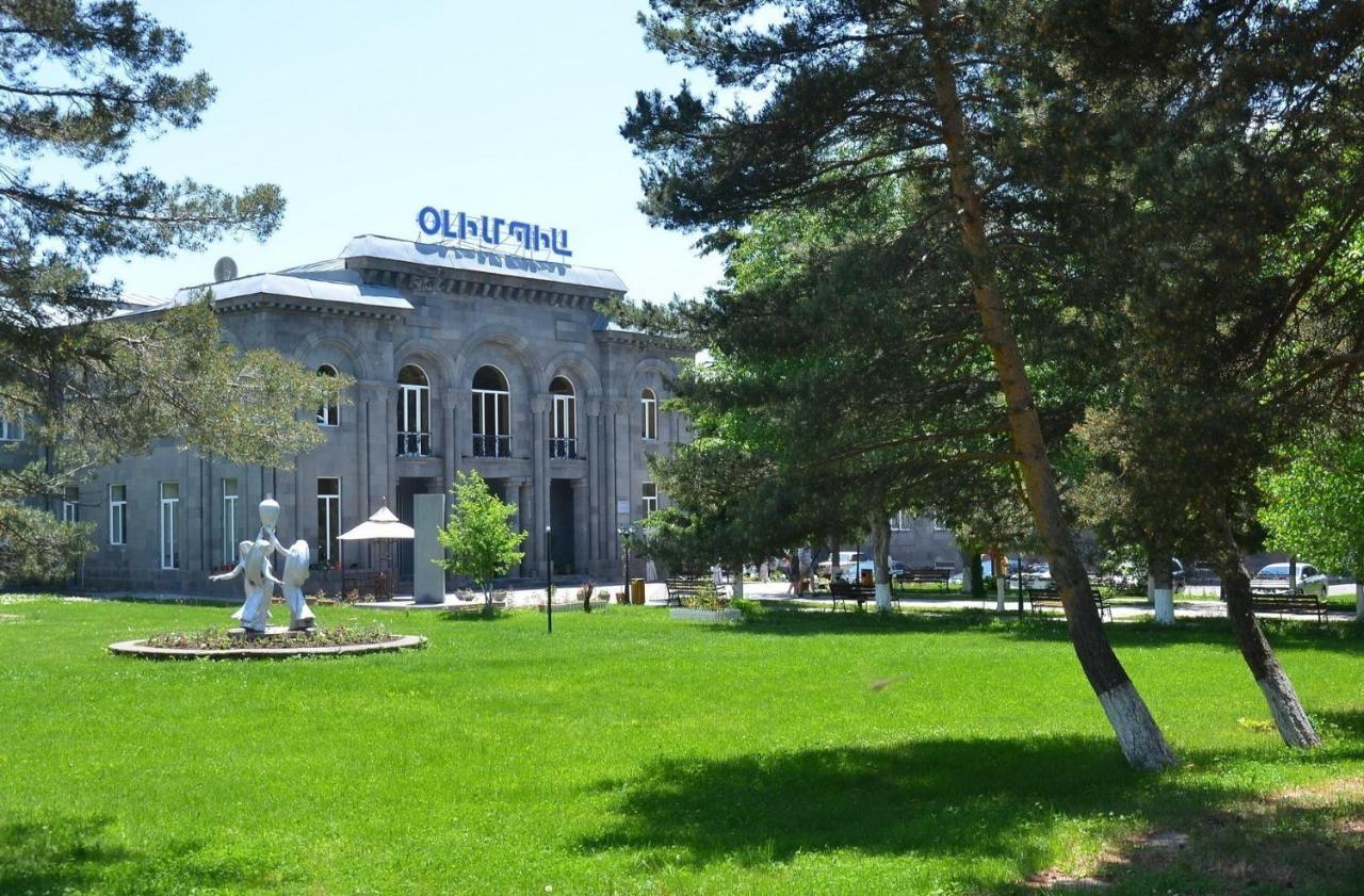 Jermuk Olympia Sanatorium Hotell Exteriör bild