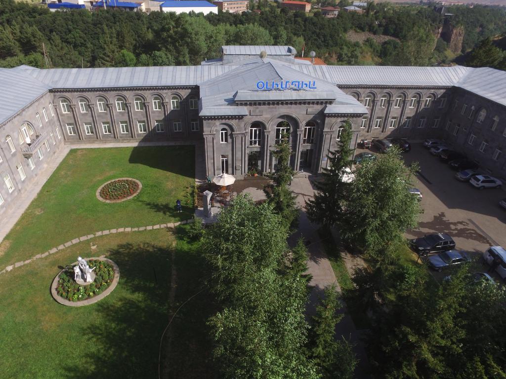 Jermuk Olympia Sanatorium Hotell Exteriör bild